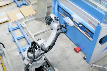 The new fully automated line makes its debut. From punching to bending, all with no need for operator intervention.