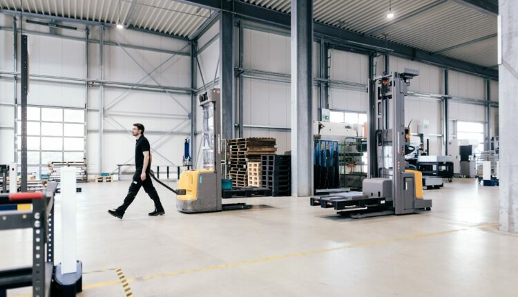 Knowing where things are: TRUMPF launches new tracking software for manufacturing Logo