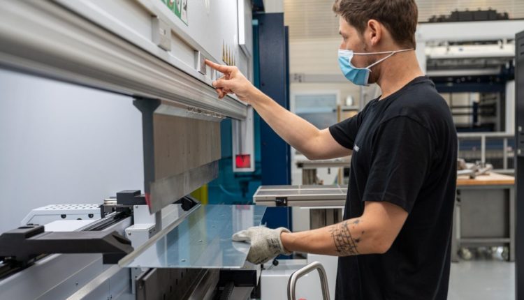 TRUMPF and STARMATIK agree on strategic partnership for bending machine automation Logo